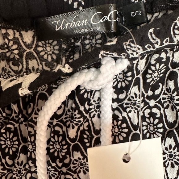 🌻 4/$25. Elephant Trunk Up Athleisure Harem Pants - Picture 2 of 5